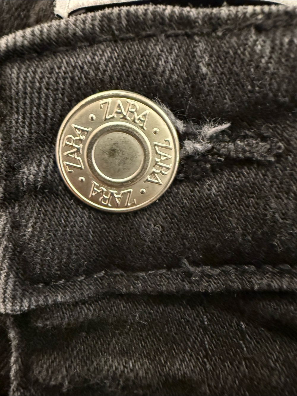 ZARA Washed Black Ankle Crop Jeans - Picture 3 of 7